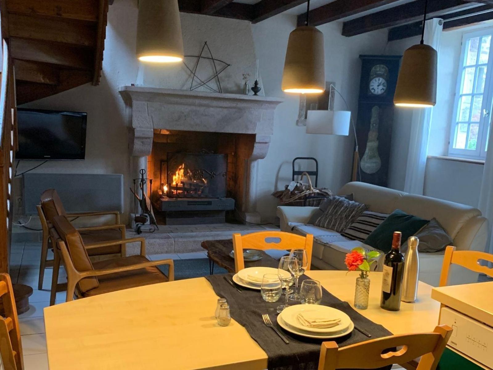 ארקוי La Ville Es Renais - Ferme Et Maison D'Hotes Insolite מראה חיצוני תמונה